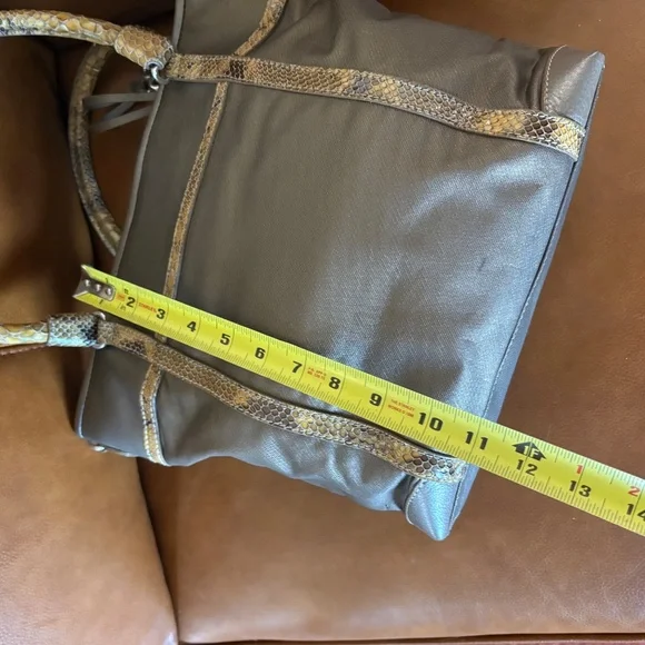 Brighton "Pretty Tough Reed" tote bag in a silver or zinc pearl - Picture 14 of 16